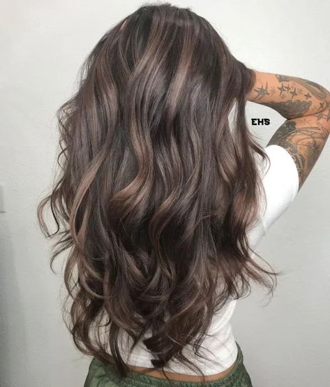 20 Alluring Hairstyles Featuring Ash Brown Hair Color Brown Hair Trends, Rambut Brunette, Ash Brown Hair Color, Mushroom Hair, Ash Brown Hair, Brown Hair Inspo, Brunette Hair With Highlights, Long Hair Color, Brown Hair Balayage