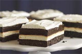 Striped Delight Dessert Recipe, Striped Delight, Oreo Delight, Delight Dessert, Layered Desserts, Chocolate Oreos, Kraft Recipes, Classic Desserts, Eat Dessert