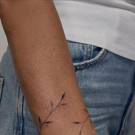 Tree Branches Tattoo, Zweig Tattoo, Willow Tree Branch Tattoo, Willow Branch Tattoo, Twig Tattoo, Branch Tattoo Design, Sasha Tattoo, Leaf Tattoo, Branch Tattoo