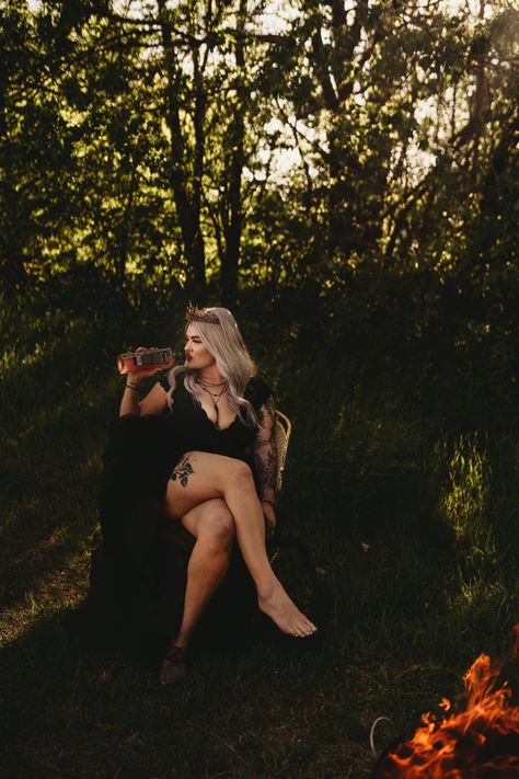 Divorce Trash The Dress Photo Shoots, Bouidor Hair Ideas, Post Breakup Photoshoot, Divorce Dress Photo Shoot, Divorce Wedding Dress Photo Shoot, Divorce Photo Shoot Ideas Black Dress, Dress Burning Photoshoot, Burning Flowers Photoshoot, Burn The Dress Photoshoot