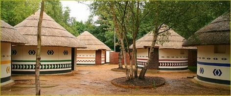 African Architecture African Sayings, African Houses, Resort Cottage, Rock Village, African Lodge, African Hut, Traditional Decor Southern, Wise Proverbs, Africa Decor