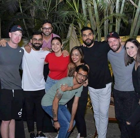 Virat Kohli & Co. with their loved ones Yuzi Chahal, Anushka Sharma Virat Kohli, Virat And Anushka, Virat Kohli Instagram, Sports Cricket, India Cricket Team, World Cricket, Ab De Villiers, Latest Cricket News