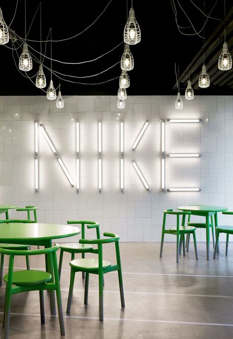 Nike Office, Modular Lighting, Corporate Interiors, Gym Design, Design Del Prodotto, Corporate Design, Shop Interior, Commercial Design, Commercial Interiors