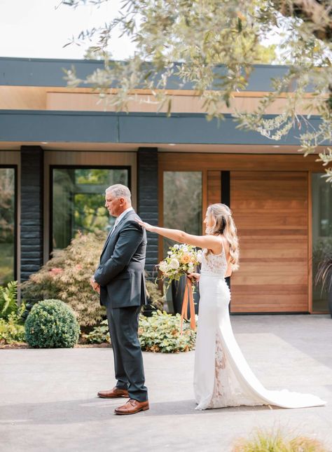 Family Poses For Wedding, Family Wedding Pictures Parents, Family Picture Wedding, Parent Wedding Photos, Parents Wedding Photos At Wedding, Father First Look Wedding, First Look Wedding Photos Dad, Dad First Look Wedding, Must Have Wedding Photos Families