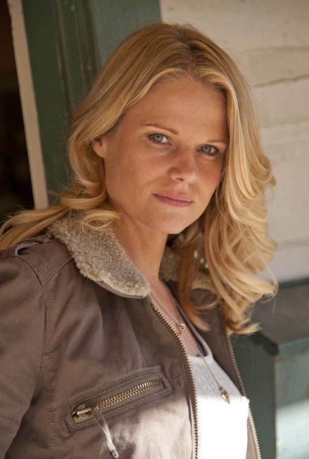 Still of Joelle Carter in Justified (2010) Jacob Pitts, Joelle Carter, Walton Goggins, Beauty Hair Color, Timothy Olyphant, Guilty Pleasure, Tv Characters, Best Shows Ever, Best Tv