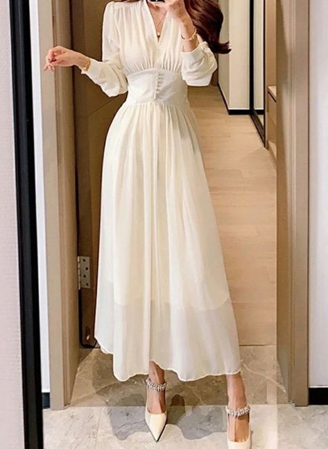 40s Inspired Wedding Dress, Simple Dress Classy Elegant, Classy Trousers Outfit, Modest Party Outfit, Celana Jogger Wanita, Elegant Dresses Classy, Classic Hats, فستان سهرة, Fancy Dress Design