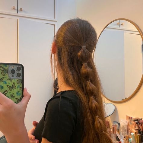 Hair Styles For 8th Grade Dance, Back Tk School Hair Ideas, Magic Kingdom Hairstyles, Aethstetic Hair Styles, Hair Styles For Long Hair Length Simple, Half Up Half Down Hair School, Non Braided Hairstyles, College Game Day Hair, Hair Styles Ideas For School