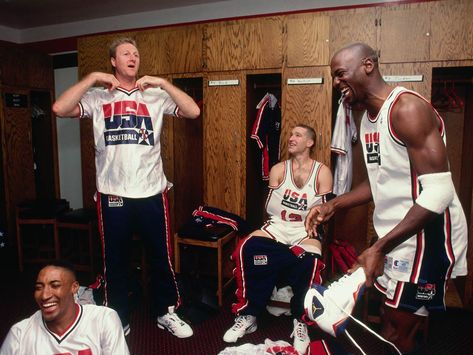 Nba Dream Team, Dream Team 1992, Jordan Pictures, Usa Dream Team, Usa Dream, Team Usa Basketball, Michael Jordan Photos, Michael Jordan Pictures, Olympic Basketball