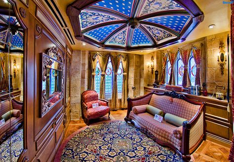 Six floors up, you enter the most exclusive suite in the world. Three rooms of pure gloriousness. Cinderella Suite, Disney World Facts, Disney Cinderella Castle, Castle Rooms, Disney Parque, Disney Tourist Blog, Walt Disney Imagineering, Disney Imagineering, Cinderella Castle