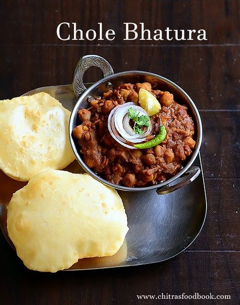 Chole recipe - How to make chole ki sabji for bhature and puri with step by step and video. Chole Recipe Video, Chole Bhature Recipe, Bhature Recipe, Bhatura Recipe, Chole Recipe, Mauritian Food, Chole Bhature, Chole Masala, Indian Street Food