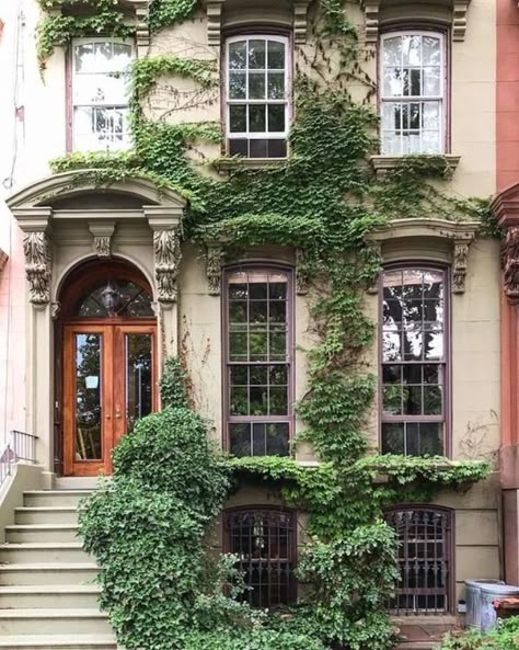 Townhouse Exterior, Apartment Exterior, Cottage Shabby Chic, York Travel, Dream Apartment, Shabby Chic Homes, Dream House Exterior, House Goals, Pretty House