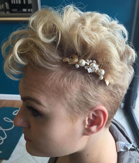 Short Curly Wedding Hairstyle Curly Mohawk Hairstyles, Glamorous Wedding Hair, Formal Hairstyles For Short Hair, Wedding Haircut, Curly Mohawk, Unique Wedding Hairstyles, Stylish Short Haircuts, Curly Wedding Hair, Elegant Wedding Hair