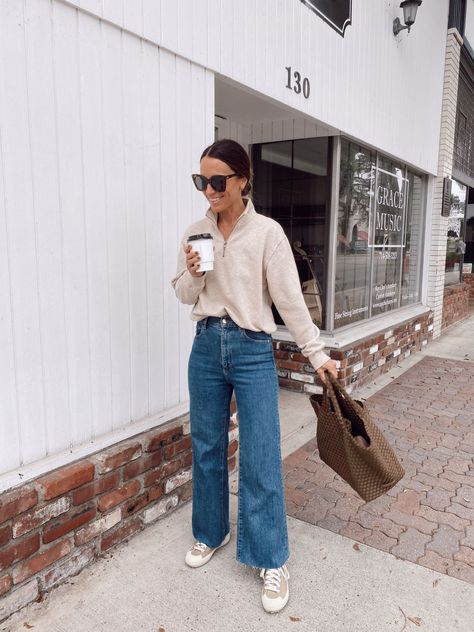 Wide Leg Jeans Outfit Fall, Wide Jeans Outfit, Loose Jeans Outfit, Jeans And Sneakers Outfit, Styled Outfits, Wide Leg Jeans Outfit, Jeans Outfit Winter, Jeans Outfit Fall, Jeans Outfit Casual