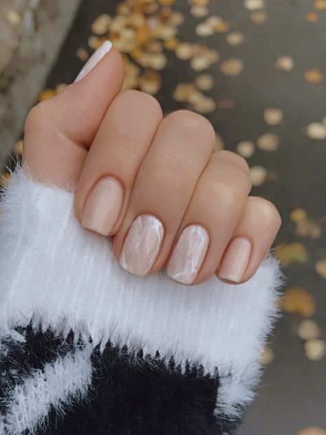 Short Nude Nails, Nails Marble, Beige Nails, Beige Marble, Marble Nails, Nude Nails, Short Nails, Stylish Nails, Cute Nails