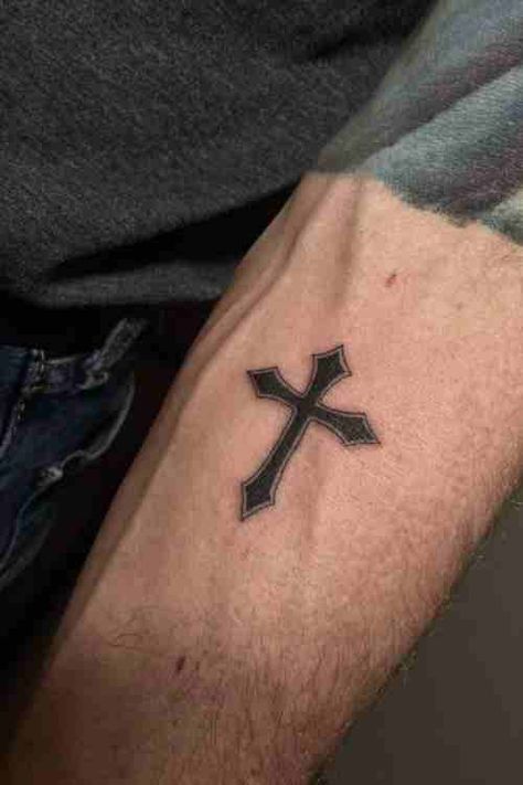 Ultimate Cross Tattoo Guide With 100+ Examples - Tattoo Stylist Back Cross Tattoos, Cool Cross Tattoos, Christian Cross Tattoos, Cross Tattoo On Hand, Crucifix Tattoo, Zwilling Tattoo, Cross Tattoo Meaning, Cruces Tattoo, Unique Cross Tattoos