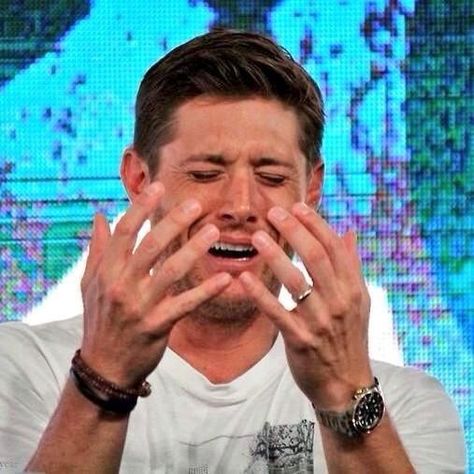 Jensen Ackles Funny, Supernatural Lucifer, Spn Memes, Supernatural Convention, Shawn Mendes Memes, Supernatural Pictures, Supernatural Dean Winchester, Winchester Boys, Supernatural Memes