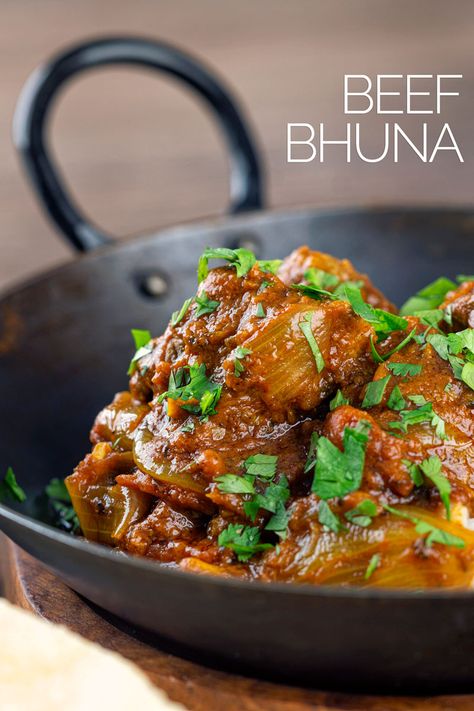 Beef Bhuna, Beef Recepies, Beef Gravy Recipe, Indian Beef Recipes, Bangladeshi Food, Fakeaway Recipes, Bengali Food, Beef Curry, Curry Dishes