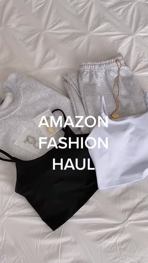 Vintage Amazon Finds Clothes, Staple Clothing Items, Cheap Cute Amazon Finds, Cute Amazon Hoodies, Cute Clothes Amazon Finds, Amazon Must Haves Outfits, Amazon Must Haves Cheap, Amazon Trendy Clothes, Teen Amazon Must Haves