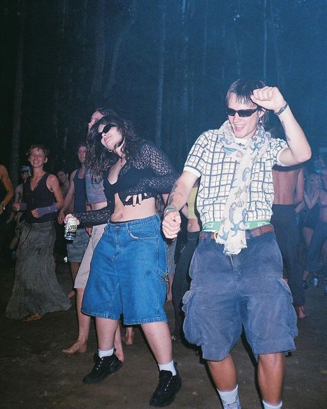 @distorted.__ - “We are photographers from Australia capturing the beautiful and raw rave/ dance/doof/club scenes.” 90s Rave Scene, Queer Rave, Rave Culture Fashion, 90s Rave Aesthetic, Uk Rave, 2024 Collage, Rave Photography, Berlin Rave, Rave Aesthetic