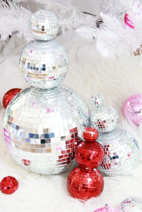 A Bubbly LifeDIY Disco Ball Snowman - A Bubbly Life Disco Ball Snowman, Unconventional Christmas Trees, Disco Ball Christmas, Diy Disco Ball, Disco Christmas, Peach Margarita, Old Mirrors, Disco Theme, Peach Bellini