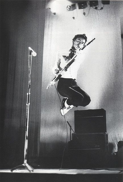 Paul Weller - The Jam In the city 1977 - blooming love you still Paul! Father Paul, Paul Simonon, The Style Council, Low Light Photography, Paul Weller, Bad People, Do Re Mi, Music Pics, The Jam