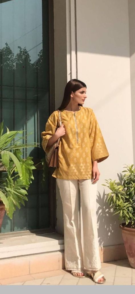 Stylish Pakistani Outfits Casual, Casual Outfits Pakistani Simple, Eid Western Outfits, Pakistani Wear Casual, Pakistani Casual Wear Simple Stylish, Pakistani Kurti Designs Casual Summer Stylish, Summer Eastern Outfits, Summer Pakistani Suits, Western Pakistani Outfits