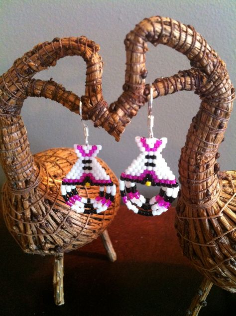 Teepee Earrings Native American Beadwork Earrings, Native Earrings, Beaded Patterns, Native Beading, Loom Projects, Stitch Earrings, Native Crafts, Native Beading Patterns, Beadwork Earrings