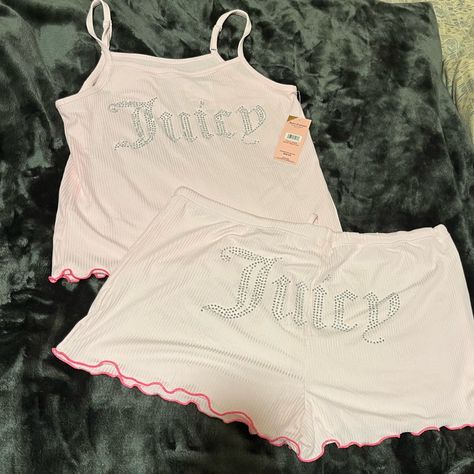 Nwt Juicy Couture Lounge And Sleep In Style With This 2-Piece Cotton Set From The Juicy Couture Intimates Collection. Size M In Light Pink Color Trashy Y2k Pjs, Trashy Y2k Pajamas, Juicy Couture Bathing Suit, Mcbling Pajamas, Juicy Couture Pjs, Juicy Couture Pajamas, Juicy Clothing, 2000s Pajamas, Baddie Pjs