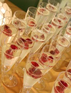 masquerade party- Champagne w/ strawberries in them for that elegant look! Mascarade Party Ideas Diy, Masquerade Party Food Appetizers, Masquerade Cocktails, Masquerade Ball Food Ideas, Masquerade Party Food Ideas, Masquerade Food Ideas, Masquerade Ball Birthday Party, Masquerade Ball Food, Masquerade Party Food