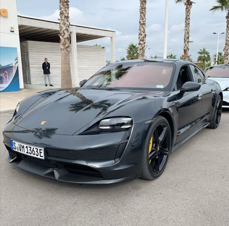 Porsche Taycan 4s, Porsche Taycan Turbo S, Porsche Taycan, Future Cars, Single Life, Blackest Night, Dream Garage, Future Car, Vroom Vroom