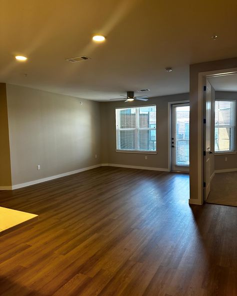 DEAL ALERT: 🚨 8 WEEKS FREE 🚨 3 Beds 3 Baths 📍 Deep Ellum Lease this spacious and homey apartment for just $946 each with 3 roommates or just $1419 with 2 roommates! Thats a steal! 📱 469-545-5216 for a private showing #dfwapartmentlocators #dfwapartmentlocator #apartmentlocator #dallasapartmentlocator #dallasapartmentlocators #dallasapartments #luxuryapartmentsdallas #dallasrealestate Look And Lease Special Apartments, 3d Apartment Tour, Dtla Apartment View, Manifest An Apartment, Dingbat Apartment Floor Plan, Apartment Locator, Dallas Apartment, 8 Weeks, Girly Apartments