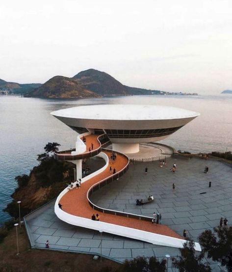 Oscar Niemeyer Architecture, Contemporary Art Museum, Brutalist Design, Contemporary Hotel, Concrete Building, Oscar Niemeyer, Brutalist Architecture, House Architecture, Photos Hd