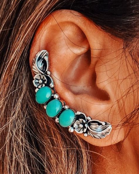 Southern Jewelry, Jewelry Facts, Ear Crawler, Multiple Earrings, Ear Climber, American Indian Jewelry, Popular Jewelry, Western Jewelry, Stunning Jewellery