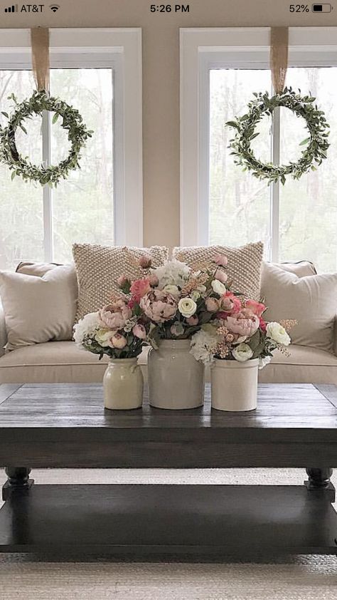 Southern Farmhouse Decor, Girly Living Room, Romance Decor, Spring Living Room Decor, Country Romance, Country Chic Decor, Window Sill Decor, Spring Living Room, Modern Farmhouse Living Room