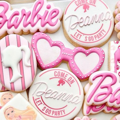 Barbie Bachelorette Cookies, Barbie Royal Icing Cookie, Barbie Themed Cookies, Barbie Cookies Birthdays, Barbie Birthday Cookies, Barbie Cookies Decorated, Barbie Sugar Cookies, Girls Barbie Birthday Party, Barbie Cookies