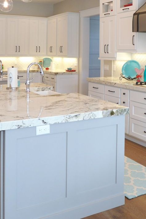 35+ Trending White Granite Countertops Colors Selection Simple Granite Countertops, Snow White Granite Countertops, Salinas White Granite Kitchen, Best Granite For White Cabinets, White And Grey Granite Countertops, Alaska White Granite Countertops, Kitchens With Granite Countertops, White Ice Granite Countertops, Granite Countertops With White Cabinets