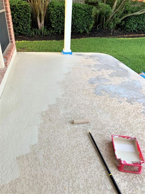 Does your pool deck or patio need a makeover, but it's just not in the budget?  Try DIY Painting Pool Deck Tutorial by thetarnishedjewelblog.com.  Get the tools needed in this 5-Step tutorial.  #patiopainting #pooldecking #poolsideready #patiomakeover #backyarddesign #backyardmakeover #pooldeckpainting #summer2020 Painting Pool Deck, Painted Pool Deck, Deck Paint Colors, Cement Pools, Pool Makeover, Concrete Stain Patio, Paint Concrete Patio, Deck Or Patio, Pool Porch