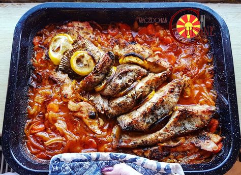 Macedonian Culture, Macedonian Recipes, Carp Recipes, Roasted Fish, Albanian Recipes, Macedonian Food, Roast Fish, Baked Fish, Vegetable Seasoning