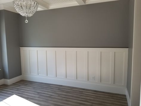 How To Start Painting, Wooden Wall Design, Fancy Bedroom, Dining Room Wainscoting, White Wainscoting, Wall Paneling Diy, Painting Walls, Board And Batten Wall, Wainscoting Panels