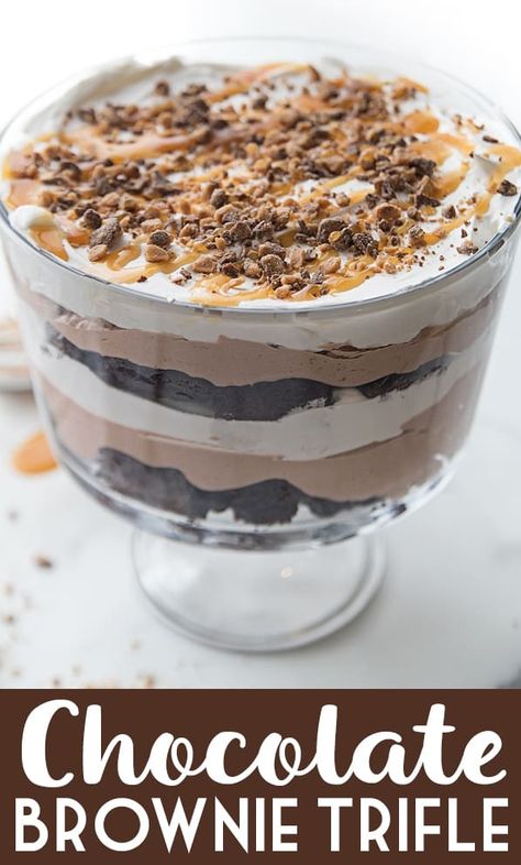 Chocolate Brownie Trifle, Trifle Chocolate, Easy Delicious Desserts, Brownie Trifle Recipe, Trifle Bowl Recipes, Fudge Pudding, Trifle Dessert Recipes, Caramel Dessert, Brownie Trifle