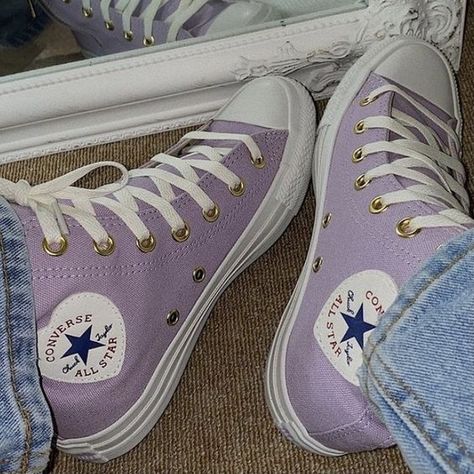 purple violet lavender lilac converse all star laces jeans mirror style trainers sneakers clean large small medium pretty aesthetic japancore koreancore korea japan jpop kpop chinese pastel soft r o s i e g e o r g i a cute unfiltered theme rp icons core chromatic dark light theyjustluvmari instagram minimalistic minimal ethreal Mode Purple, Converse Aesthetic, Purple Converse, Violet Aesthetic, Purple Vibe, Lavender Aesthetic, Purple Themes, Purple Shoes, Tapeta Pro Iphone