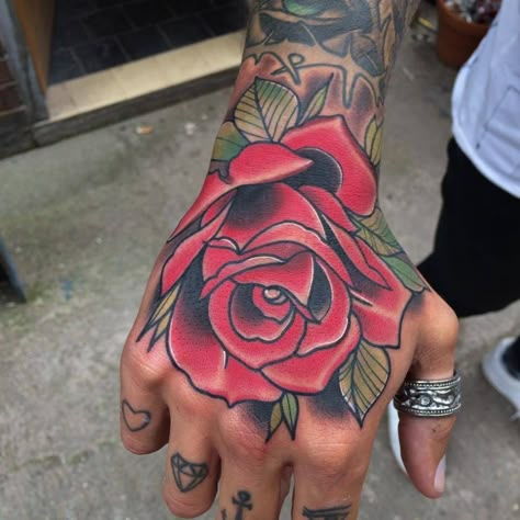 Neotraditional style rose on the hand. Marquesan Tattoo, Tattoo Main, Herren Hand Tattoos, Tato Maori, Tato Tradisional, Koi Tattoo Design, Tatuagem Masculina Pequena, Rose Hand Tattoo, M Tattoos