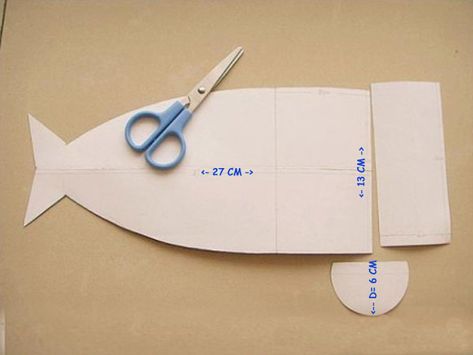 Fish Bag Tutorial ~ DIY Tutorial Ideas! Fish Bag, Fabric Fish, Tutorial Ideas, Fish Crafts, Fish In A Bag, Techniques Couture, Bag Tutorial, Small Sewing Projects, 자수 디자인