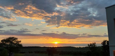 White Wallpaper For Iphone, Sky Photography Nature, White Wallpaper, Sky Aesthetic, Sky Photography, Anime Background, Aesthetic Backgrounds, Cover Photos, Sunrise Sunset