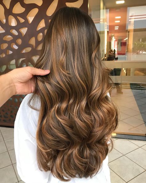 Highlights Brown Hair Balayage, Honey Brown Hair, Brunette Hair With Highlights, Modern Haircuts, Brunette Balayage Hair, Long Hair Color, Hair Done, Brown Hair Balayage, Brown Highlights