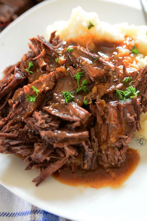 This Instant Pot 3 Packet Roast makes a tough cut of beef super tender!! The 3 packets used in the recipe add SO much savory, beefy, yummy flavor to the roast, and best of all, it makes its own gravy!! #thesaltypot #instantpot #roastbeef #shreddedbeef #3enveloperoast #3packetroast #easydinners #potroast 3 Packet Roast, Beef And Gravy, Hot Beef Sandwiches, Roast Beef Sandwich, Pork Shoulder Roast, Sandwich Bar, Beef Roast, With Mashed Potatoes, Crock Pot Recipes