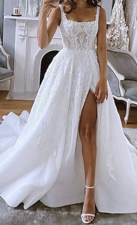 Fashion Forward Wedding, Wedding Dresses Fashion, Wedding Dresses Princess, Unique Wedding Gowns, Wedding Dresses Lace Ballgown, Dresses Princess, Wedding Dress Guide, Pretty Wedding Dresses, Lace Ball Gowns