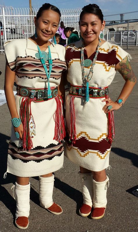 Rug Dress Navajo, Navajo Clothing Traditional, Native American Outfits Traditional, First Nations Fashion, Navajo Traditional Outfits, Navajo Skirts, Navajo Rug Dress, Navajo Dresses, Navajo Fashion