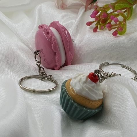 Desert Food charm. Handmade sweet charm. Cookie keychain. Cupcake Keyring. Polym Clay Keyring Ideas, Cookie Keychain, Clay Keyring, Cupcake Keychain, Desert Food, Cupcake Charms, Clay Keychain, Food Charms, Handmade Clay Jewelry