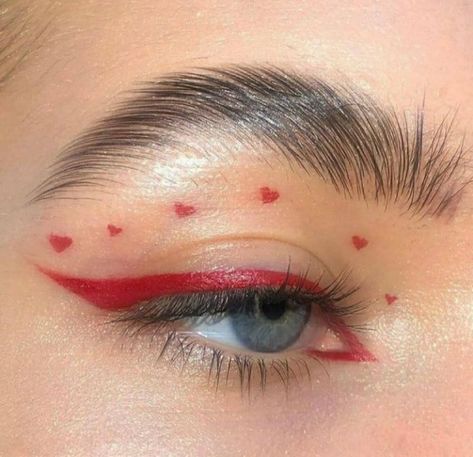 Harry Styles Makeup, Concert Makeup Looks, Sweet Letters, Taylor Swift Makeup, Queen Of Hearts Makeup, Thanksgiving Makeup, Concert Makeup, Red Eyeliner, Valentines Day Makeup